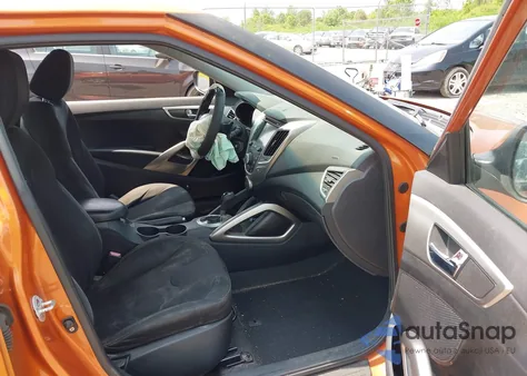 2012 Hyundai Veloster Base W/Black z USA, uszkodzony, nr VIN KMHTC6AD0CU043402